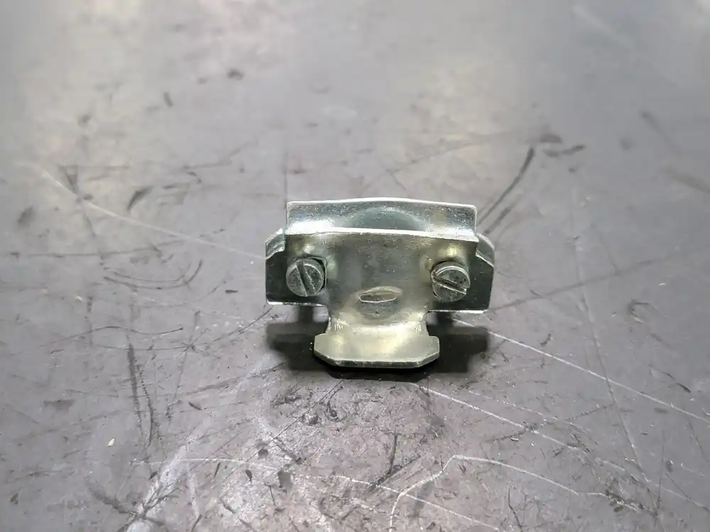 3/8"- 1/2" Butterfly Clamp Box Connector 441 (Box of 100)