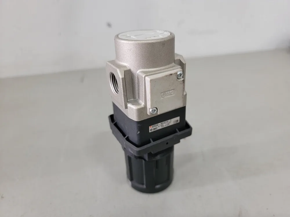 Air Regulator w/ Built in Pressure Gauge ARG30-N03G1H-Z