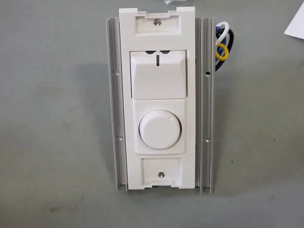 AWRMG-XBW White Renoir II Master Dimmer 120-277 VAC Electronic Ballast