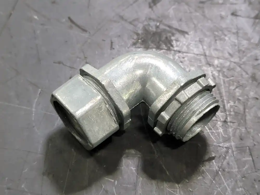 0.75 in. 90 Degree EMT Compression Connector 432