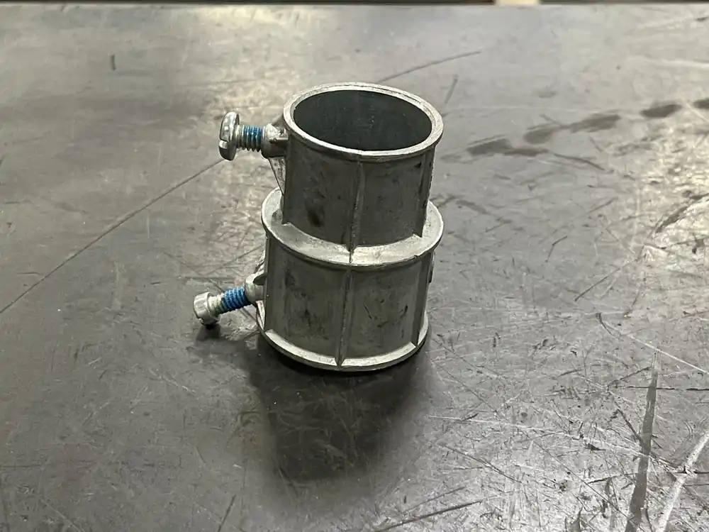 1" EMT to Flex Set Screw Coupling TX223 (Box of 25)