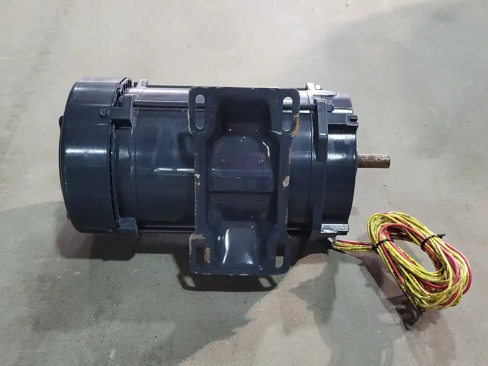 3/4 hp, 220/380 volts, 1725/1425 rpm, 61, Electric Motor 1311007476