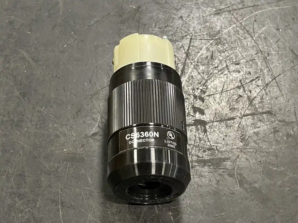 50A 125V Locking Connector CS6360N, 2P3W