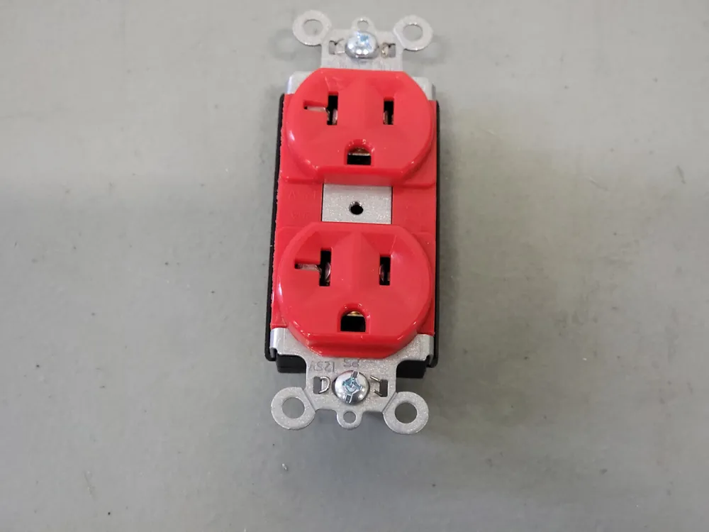 PlugTail 20A, 125V Spec-Grade Duplex Receptacle PT5362-RED
