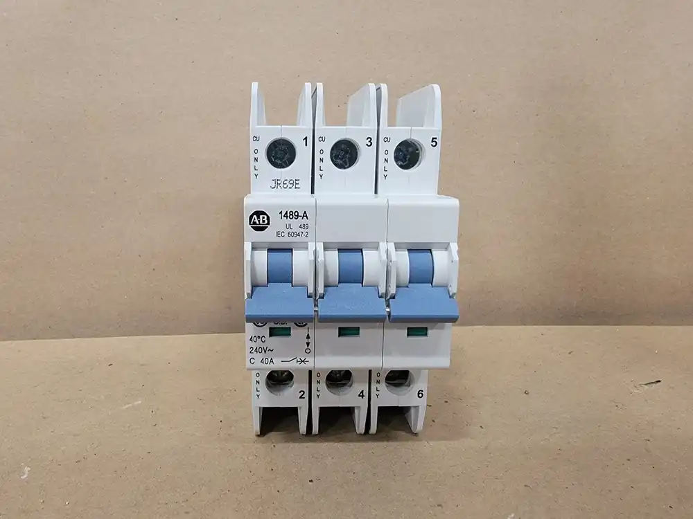 40 Amp, 3 Pole, 240 Volts Circuit Breaker 1489-A3C400