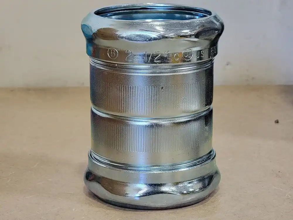2-1/2" Steel EMT Coupling 266 (Box of 2)