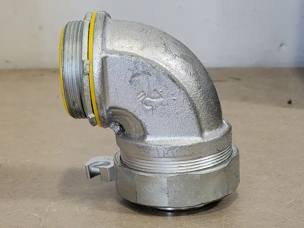 2" 90 Deg Liquidtight Grounding Connector w/ Insulated Throat LTB20090G