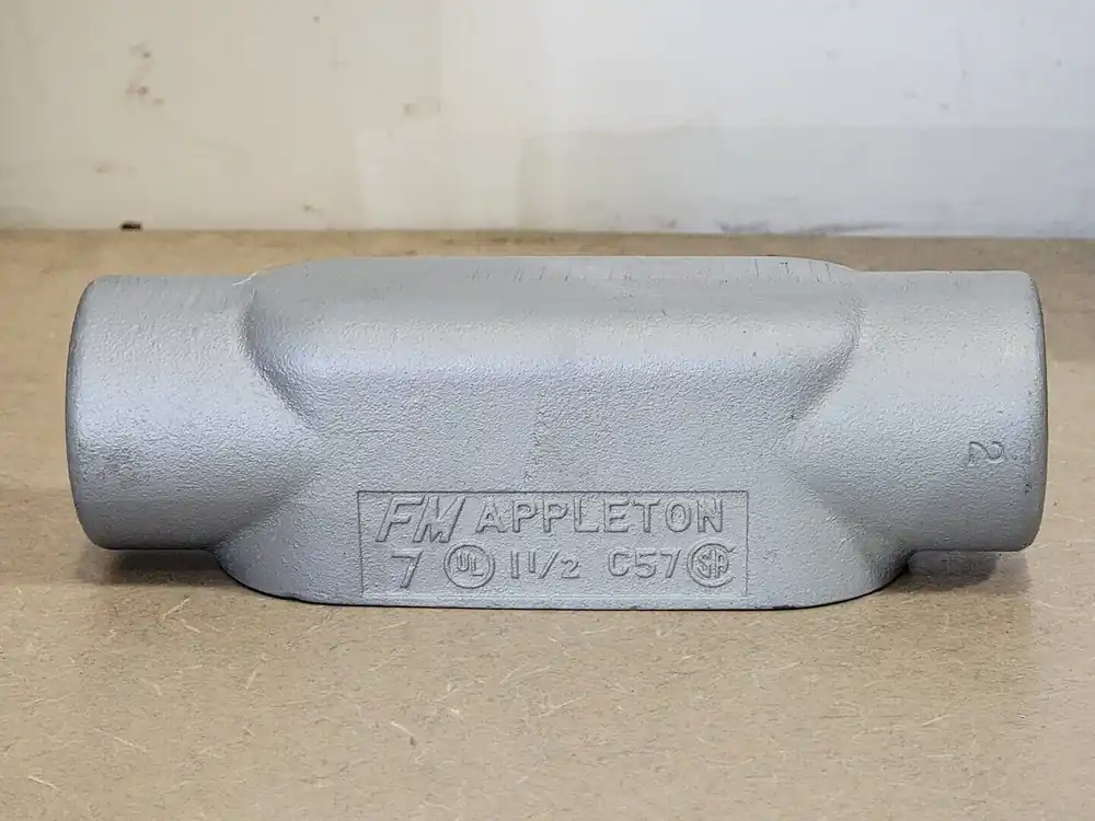 1-1/2" Grayloy FM7 Conduit Body APP C57