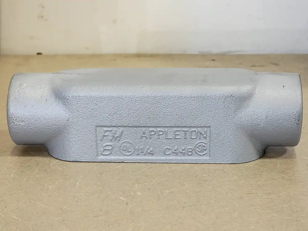 1-1/4" Grayloy FM8 Conduit Body C448