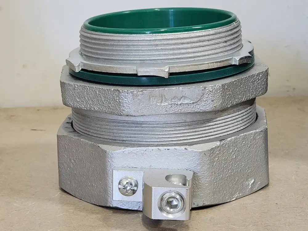 4" Straight Liquidtight Connector STB400L