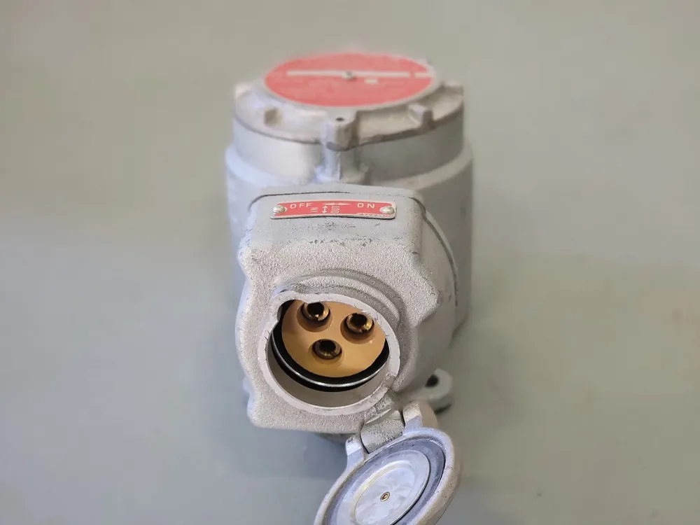 30A Explosion Proof Interlocked Receptacle & Switch FSQ-FSQC-230