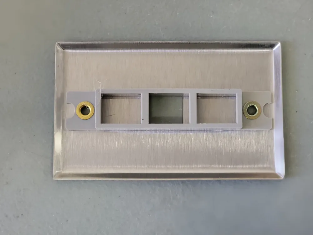 1-Port Stainless Steel Single Gang Faceplate AX102006 (Box of 45)