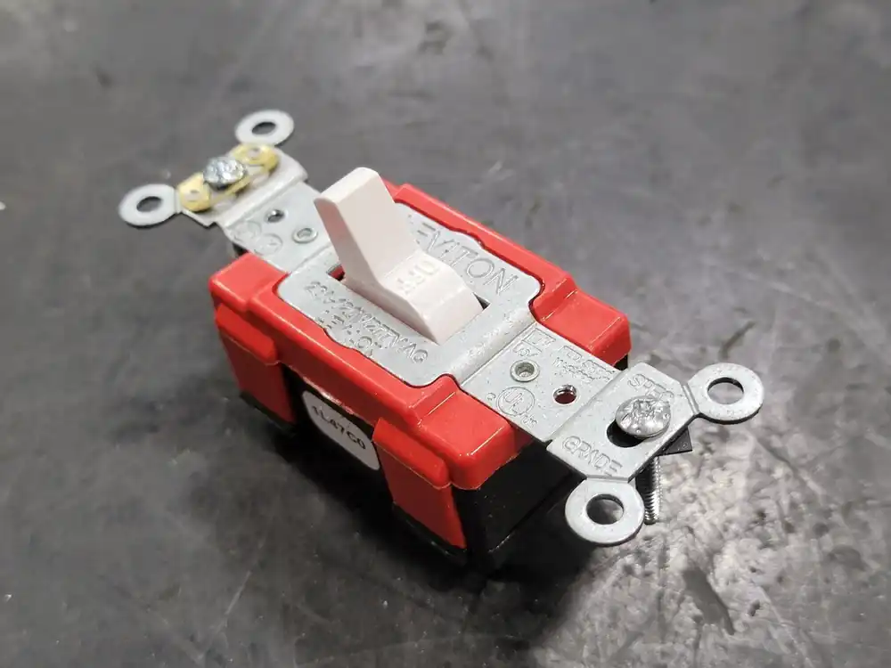 20A 120/277VAC Industrial Grade Switch White M1221-W