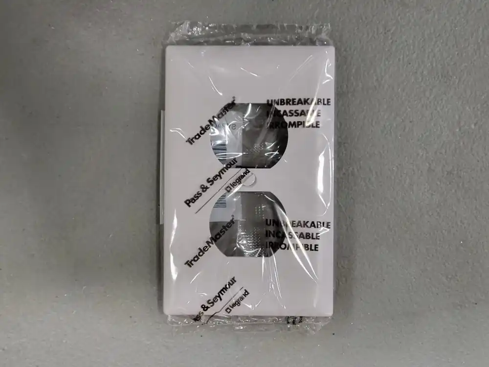 Trademaster Wall Plate 1-Gang 1-Duplex TP8-W (Box of 25)