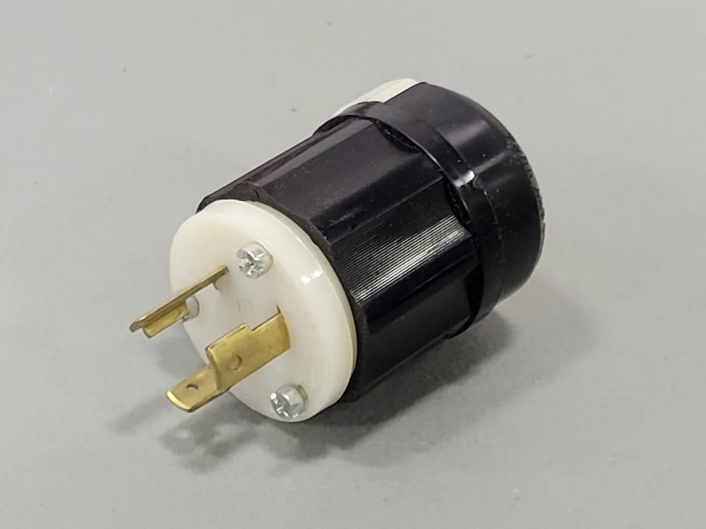 20A Locking Plug 2311