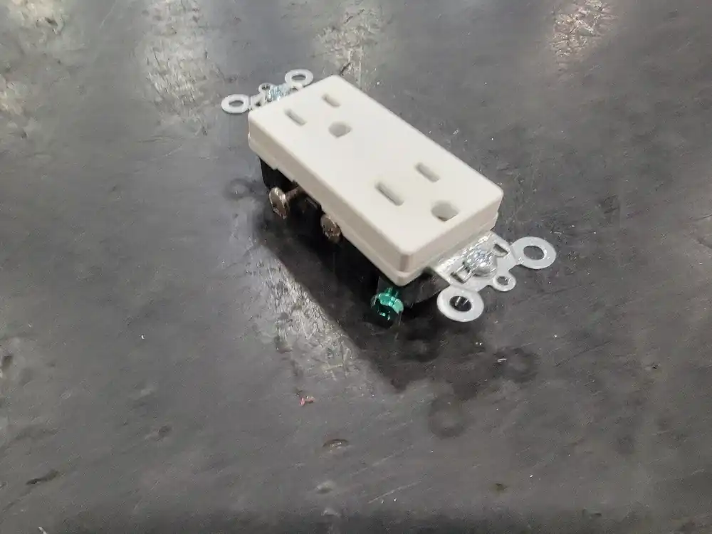 15A 125V Duplex Receptacle 26242-W