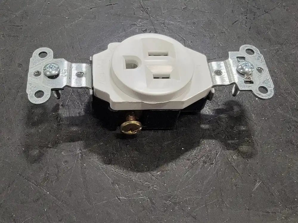 15A 125V Single Receptacle 5251-W