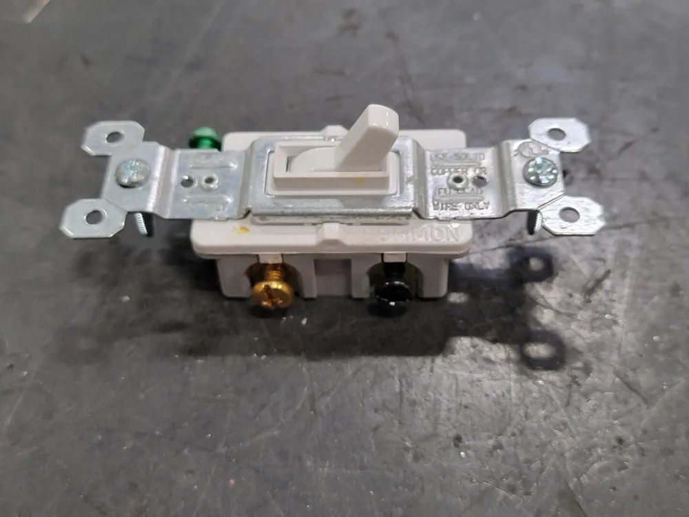 20A 120/277V Single Pole Toggle Switch CSB120W