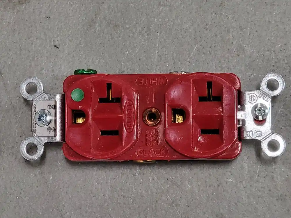 20A 125V Duplex Receptacle HBL8300HRED