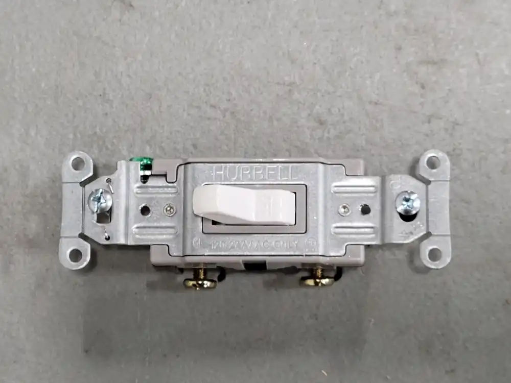 20A 120/277V Single Pole Toggle Switch CSB120W