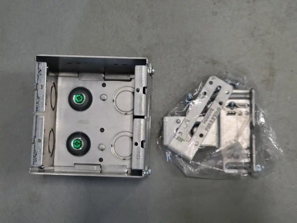 2 Gang Wallbox HBL985