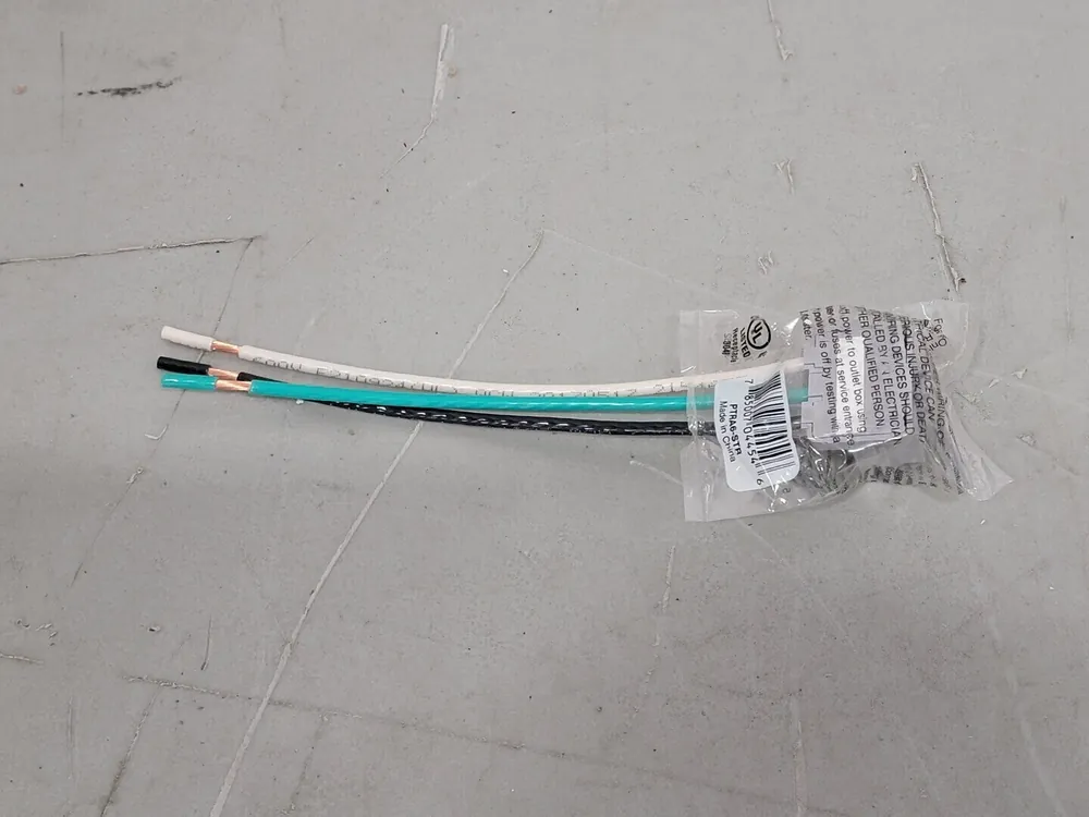 PlugTail 6" Stranded Right Angle Connector PTRA6-STR (Box of 78)