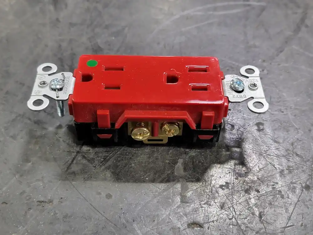 15A 125V Duplex Receptacle 2172RED