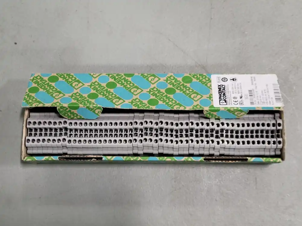 UT 2.5 Feed-through Terminal Block 3044076 (Box of 50)