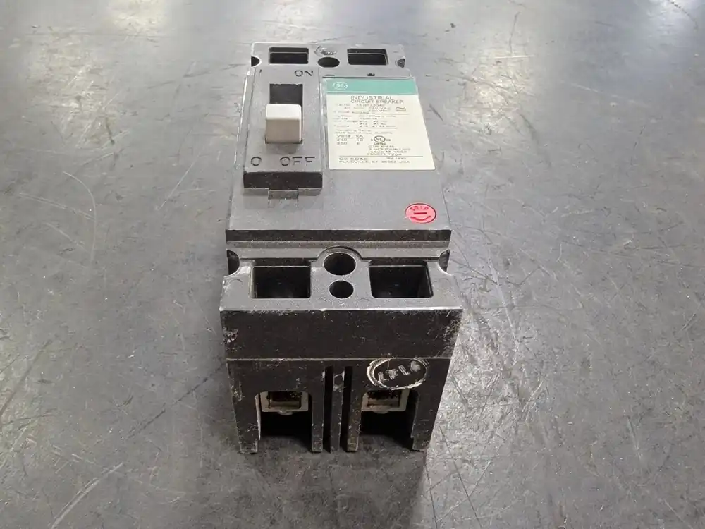 40 Amp, 2 Pole, 240 volts Circuit Breaker TEB122040
