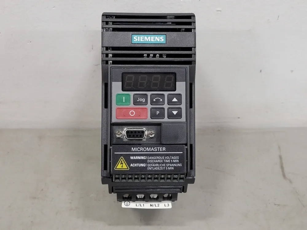 3/4 hp, 240 Volts, Multi-Phase VFD 6SE9212-8CA40, Micromaster MM55/2