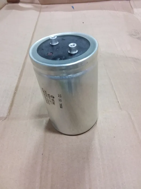 3300 uF, 200 VDC Aluminum Electrolytic Capacitor M39018/04-0076