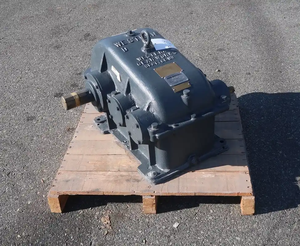 20.4 1 Ratio, 15 hp Gear Reducer D-52