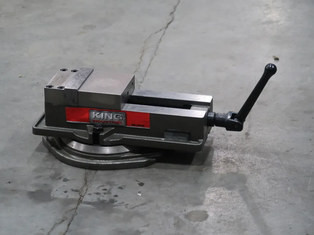 4" Milling Vise w/ Swivel Base