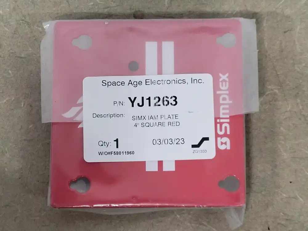 SIMX IAM Plate 4" Squared Red YJ1263
