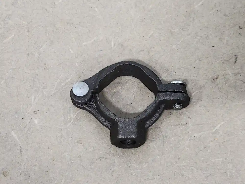 3/4" 138R Extension Split Pipe Clamp 0560018822 (Box of 38)