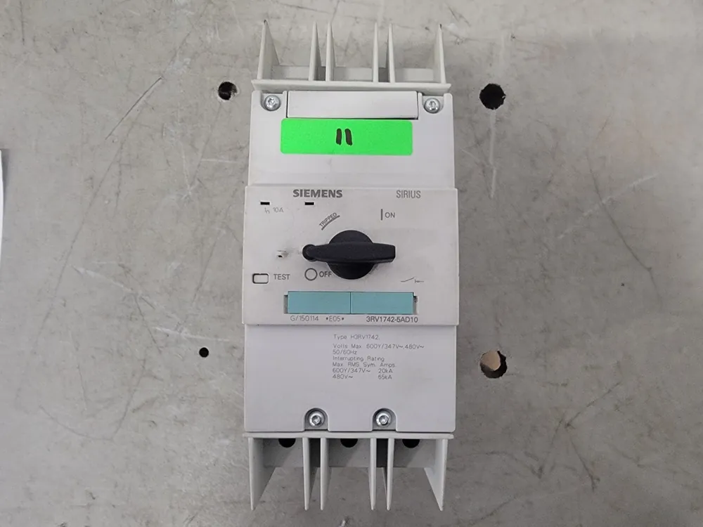 10 Amp, 3 Pole, 690 volts Circuit Breaker 3RV1742-5AD10
