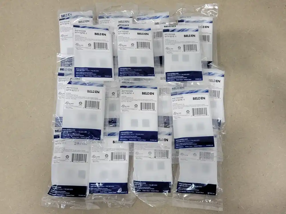 KeyConnect Faceplates 4-Port Flush Single Gang AX102249 (Box of 18)
