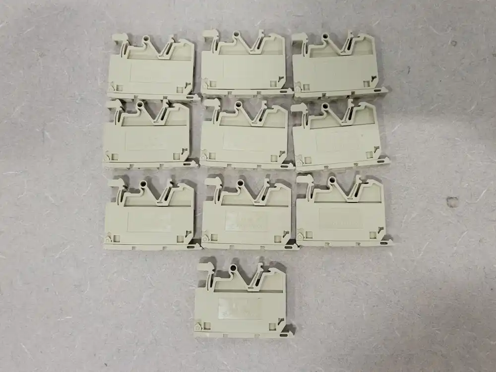 500V, 6.3A Fuse Terminal Block ASK1 (Lot of 10)