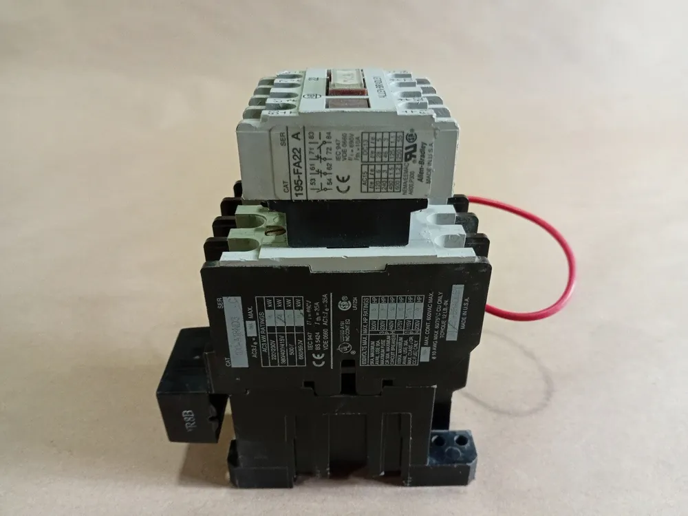 18 Amp Contactor 100-A18ND3, 195-FA22