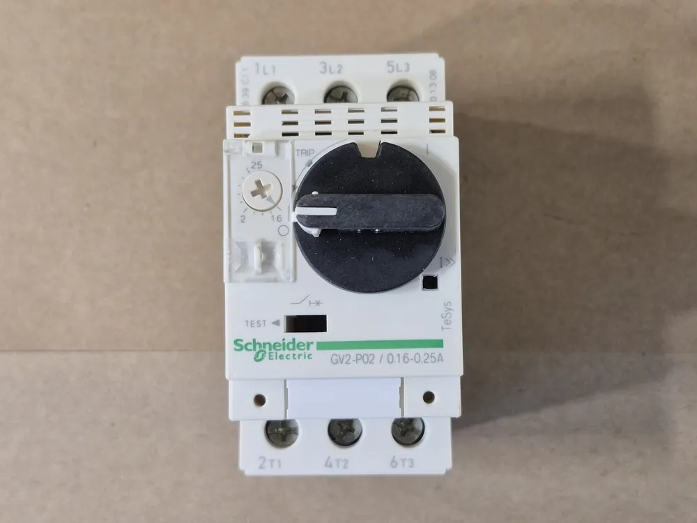 0.16-0.25 Amps, 3 poles, 690 volts Motor Protection Circuit Breaker GV2-P02