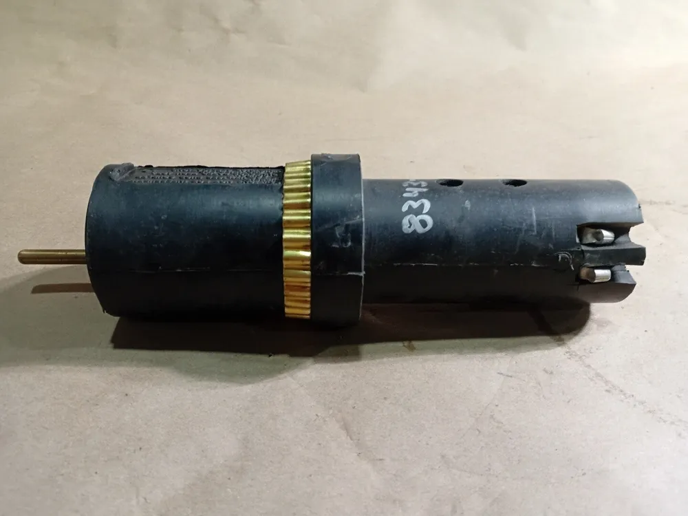 125A, 750VAC Uni-lock Female Connector 3P+1G w/ 2 Pilot Contacts 8343-12