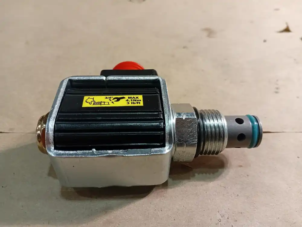 2 Way Poppet Type Solenoid Valve DSH101NRSPD024D