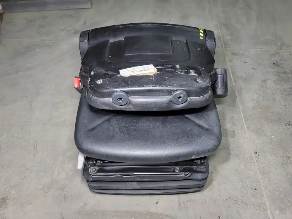 Seat 08900755