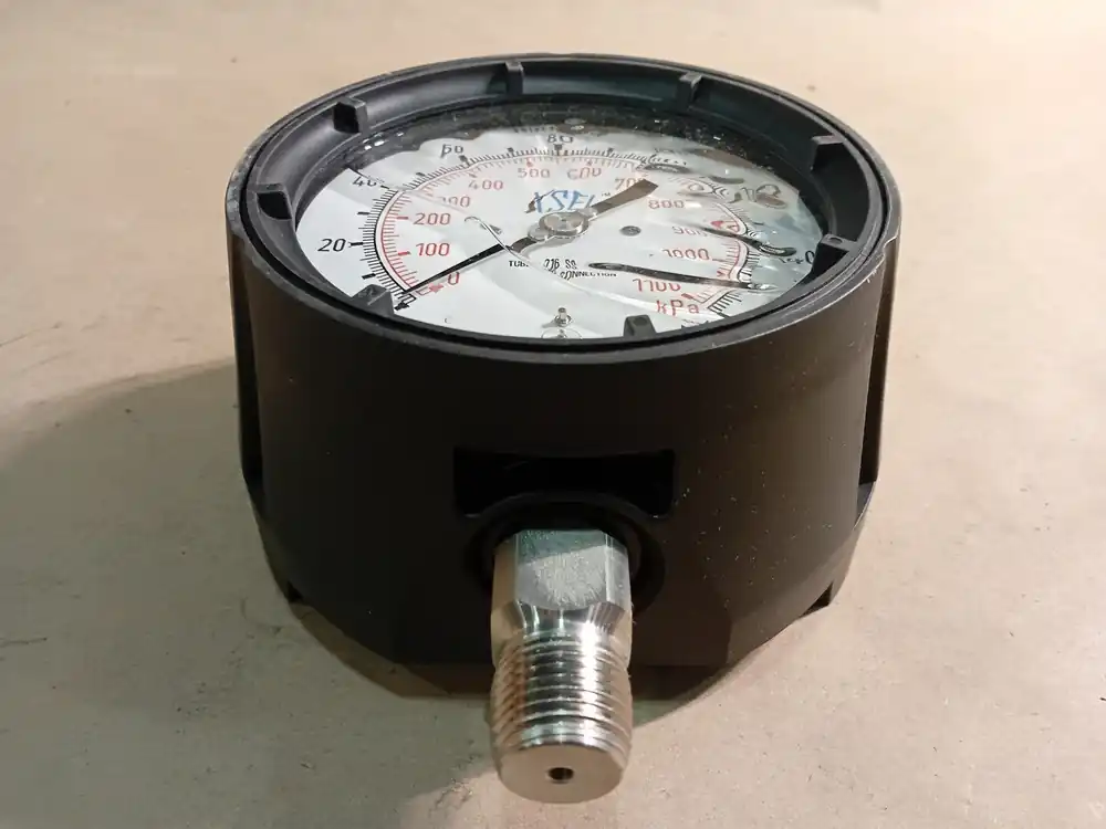 4.5", 0-160 psi Pressure Gauge 9837825