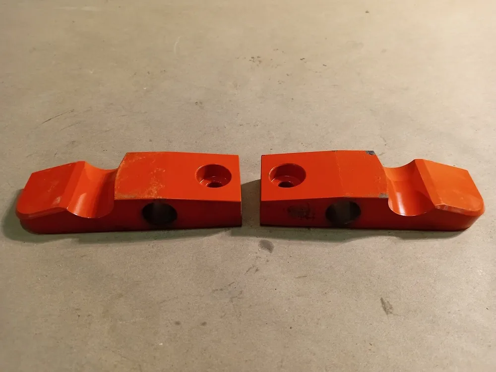 Bolt Guide 70460803 (Set of 2)