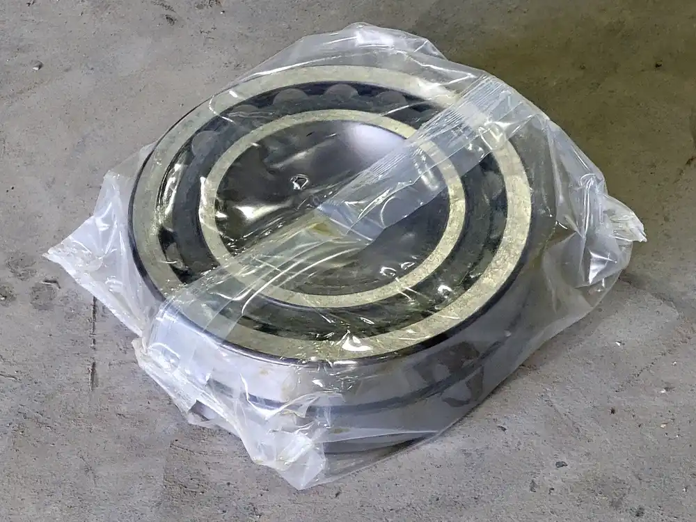 Spherical Roller Bearing 140mm ID x 250mm OD x 88mm W, 23228CCK/W33