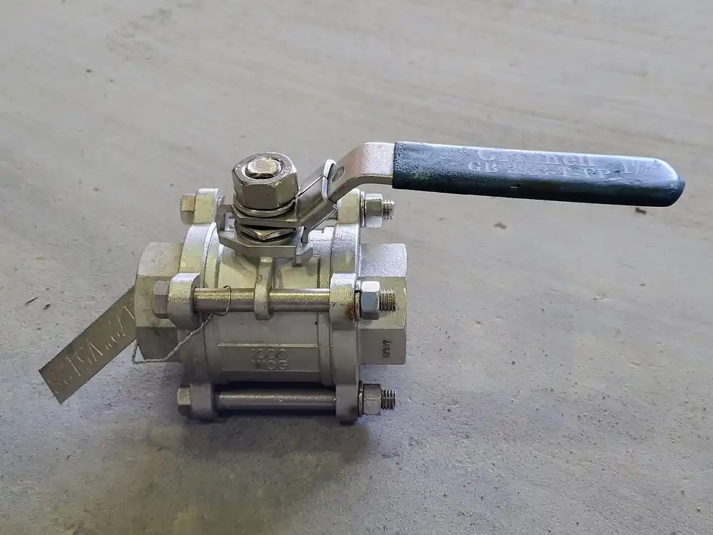 1-1/2" 1000 WOG Ball Valve GB-3933-T-FP