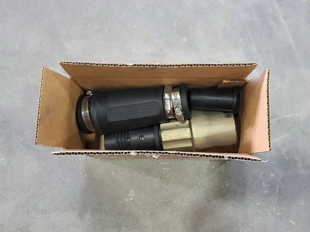 Uni-Lock Male Lever-Action Connector 75A 750V 8343-5