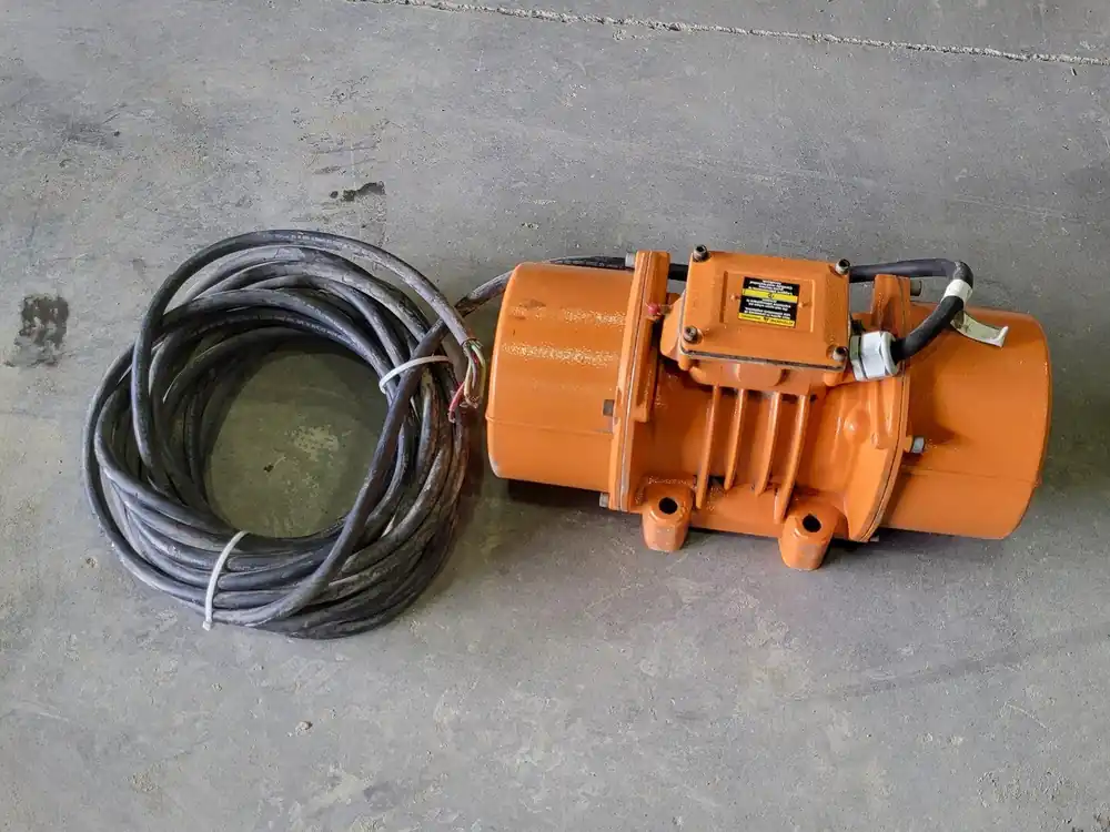 Electric Vibrator Type CD 12-1630