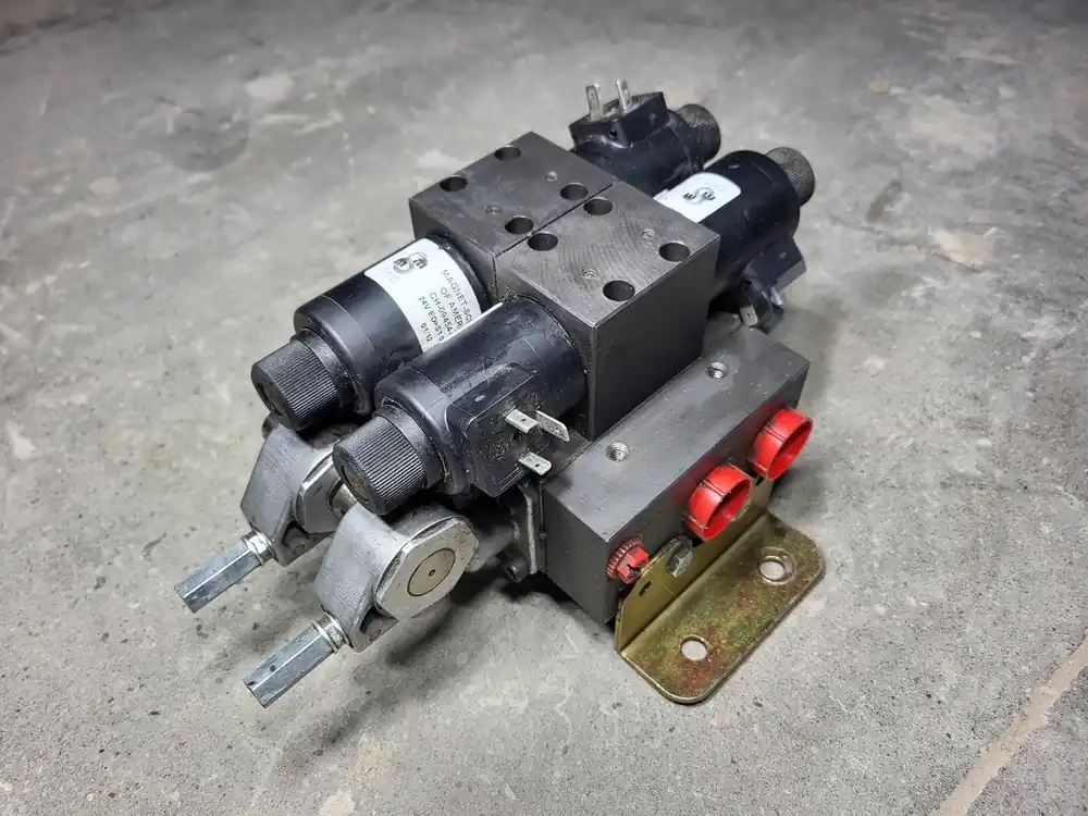 Hydraulic Valve Manifold w/ Solenoids